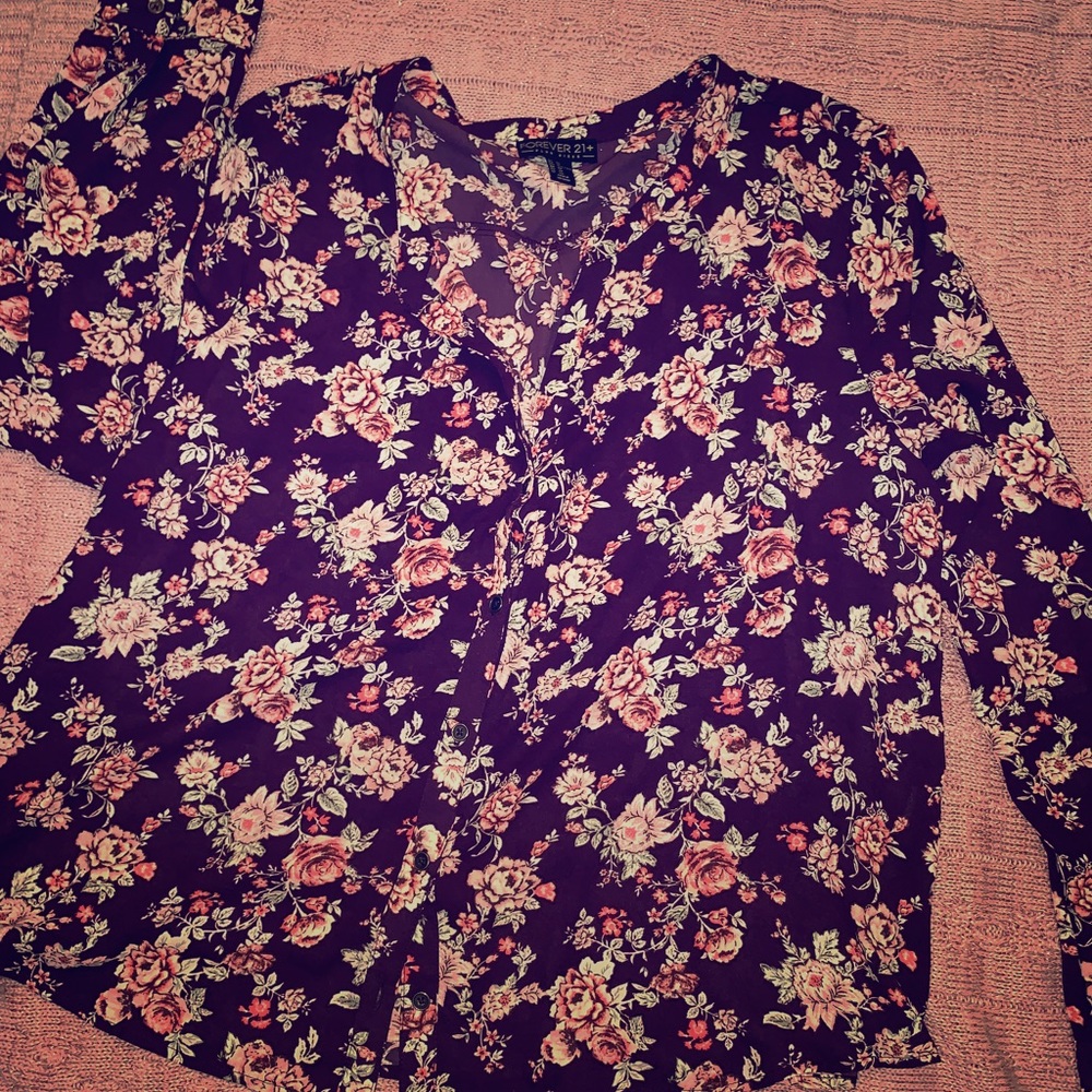 Like new plum floral blouse